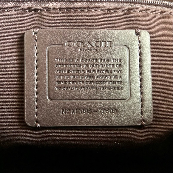 SOLD Coach Gallery Tote in Signature canvas and Fuchsia Pink Purse - Picture 7 of 8